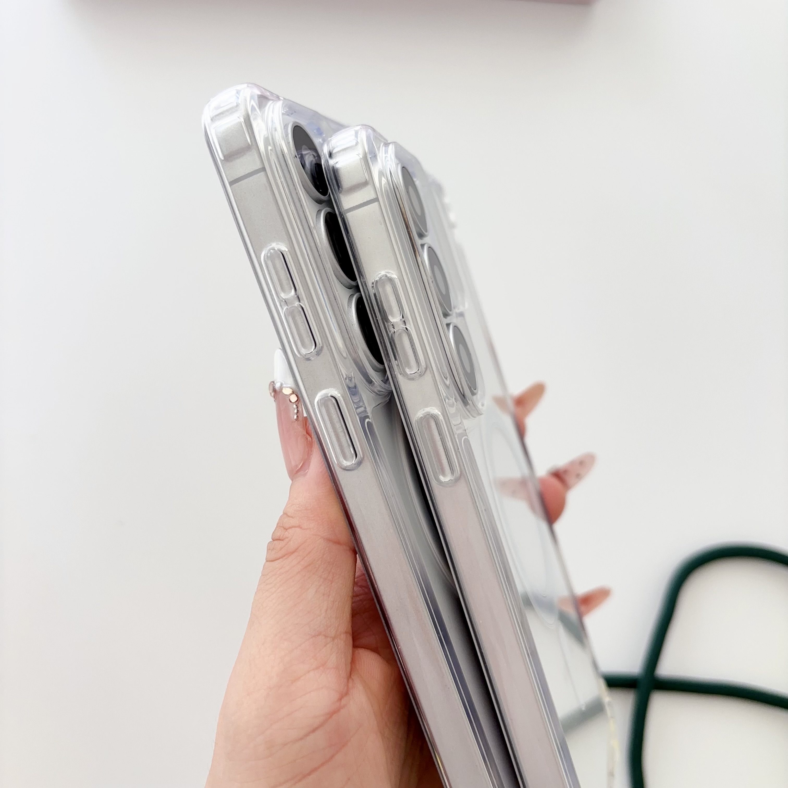 Crossbody Lanyard Clear Magnet - Clear Magsafe Case recensione e prezzo
