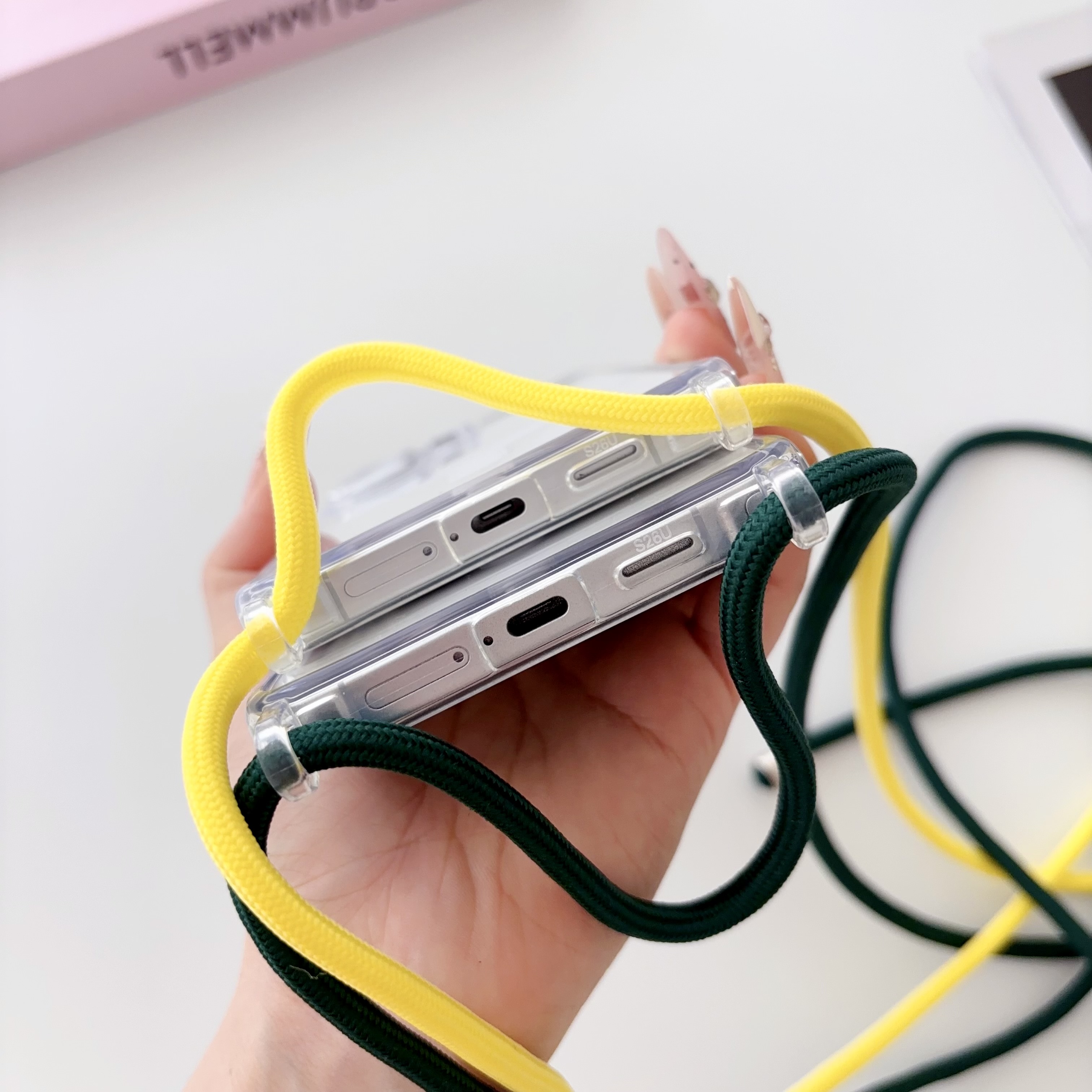 Crossbody Lanyard Clear Magnet - Clear Magsafe Case recensione e prezzo